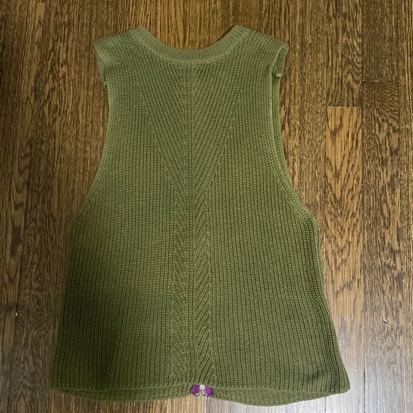 Tops - Moss green breathable knit top